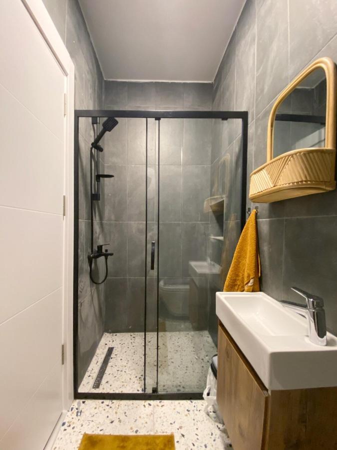 Cosy Flat With A Garden In Central Kadikoy Istanbul Ngoại thất bức ảnh